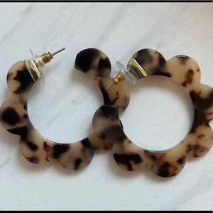 Tortious Scalloped Hoop Earrings